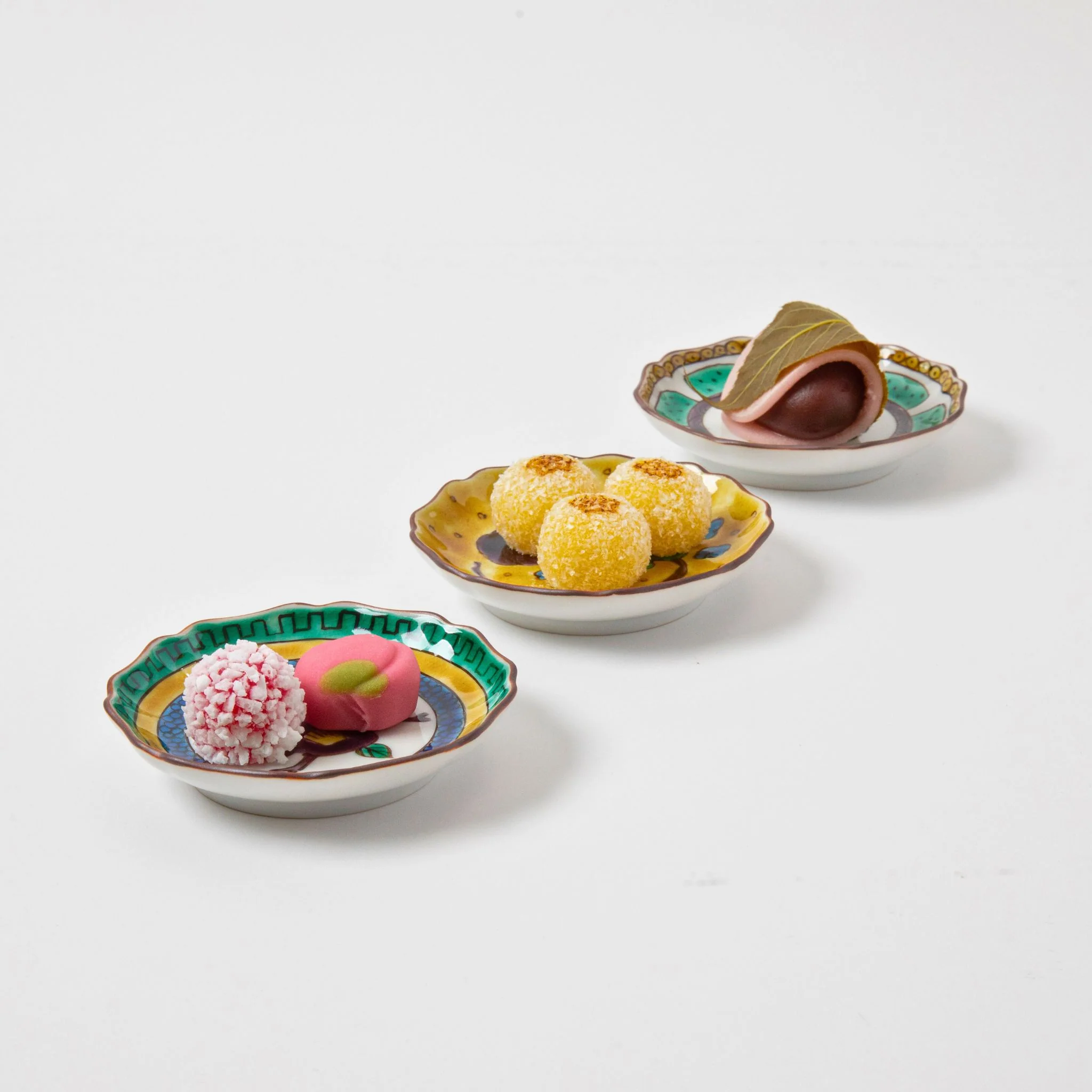 Melon Patterned Petal Rimmed Circle Plate - Image 6